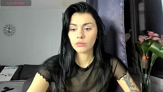 EmmyWarm from StripChat