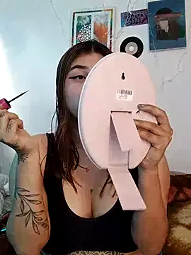 Emmyxxx on StripChat 