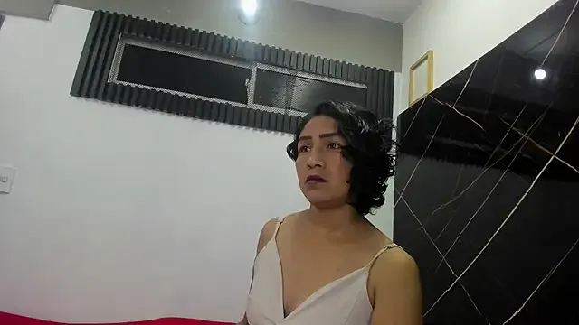 Emperatris_23 from StripChat