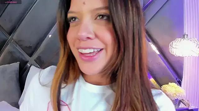 emperatriz_reyes from StripChat