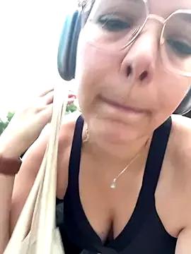 EmyLana from StripChat is Freechat