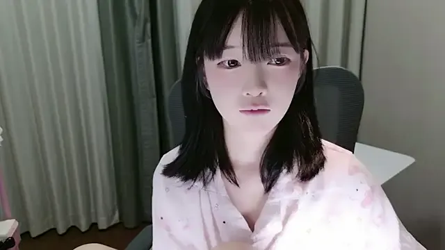 EnEn_xiaobao on StripChat 