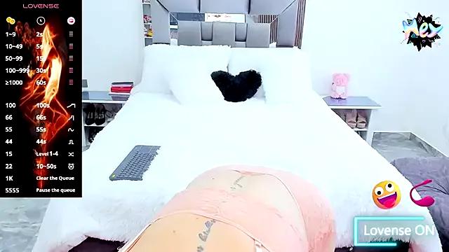 Try our streaming cams variety and talk on a personal level with our adorable girls streamers, showing off their bountiful shapes and dildos.