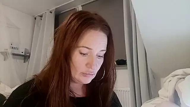 Engel_mia from StripChat