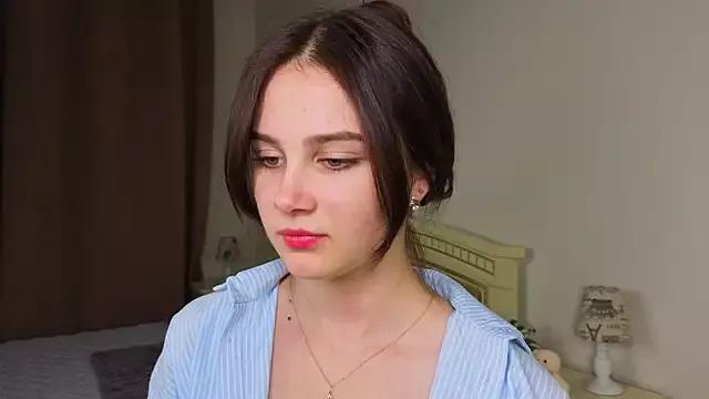 EnricaElis from StripChat is Freechat