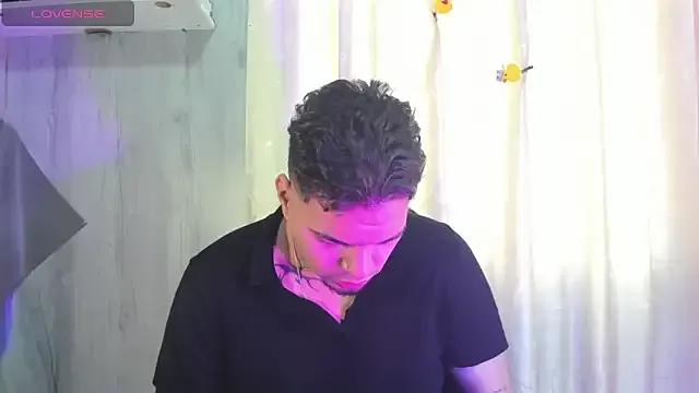 EnriquevillaF from StripChat is Freechat