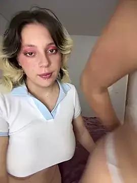 Enyeld_ruru from StripChat