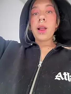 Enyeld_ruru from StripChat