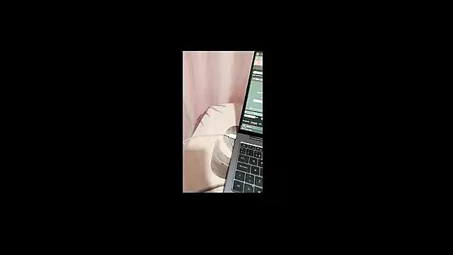 ericajohnson_ from StripChat is Freechat