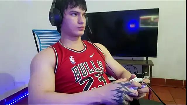 ErickWalton from StripChat is Freechat