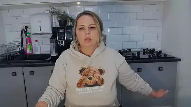erikaerika from StripChat is Freechat