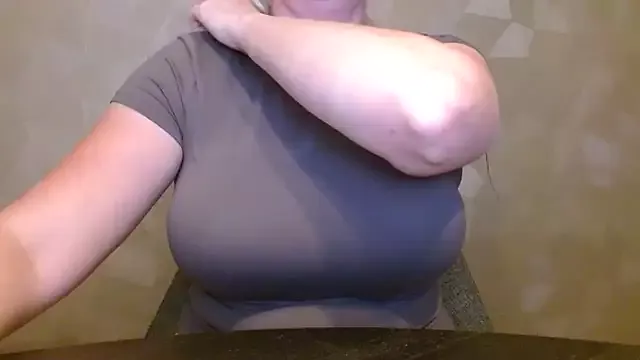 Esmee-Xxx from StripChat