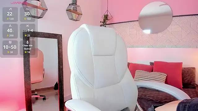 Try our streaming cams variety and talk on a personal level with our adorable girls streamers, showing off their bountiful shapes and dildos.