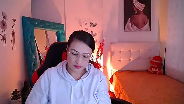 esmeraldaa230 from StripChat