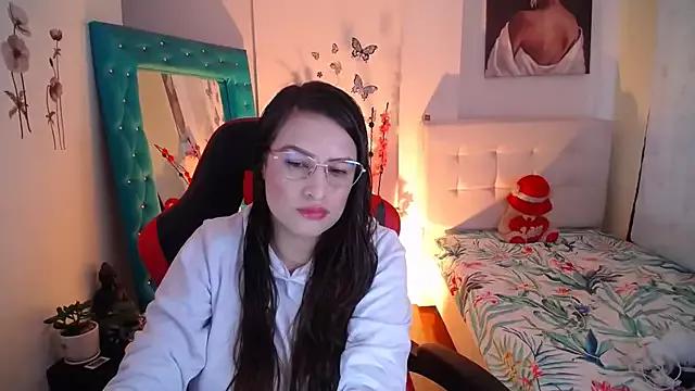 esmeraldaa230 from StripChat