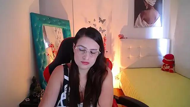 esmeraldaa230 from StripChat