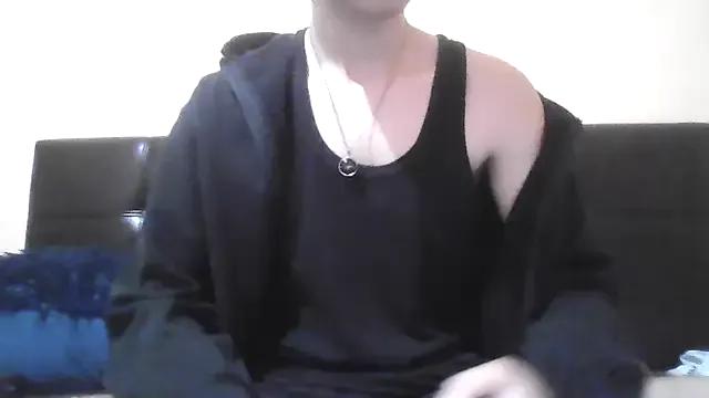 Esmermoon from StripChat