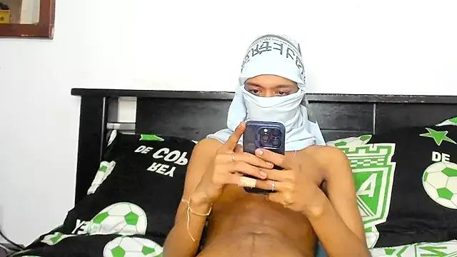 esteban_thompson from StripChat is Freechat