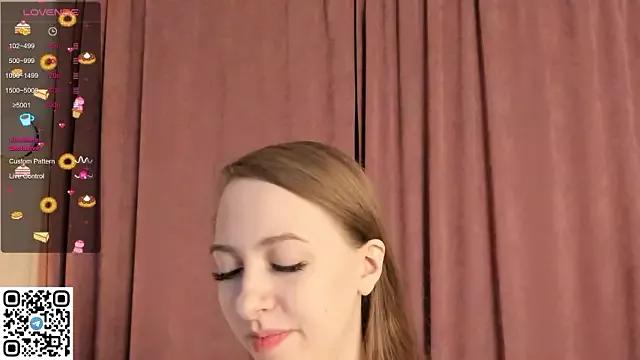 EstellaMoore from StripChat