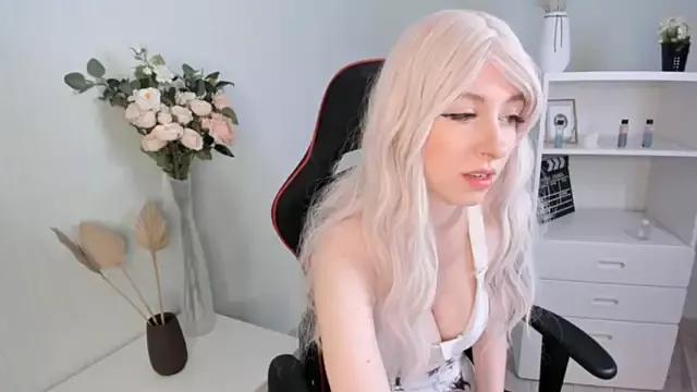 EstellaMoore from StripChat