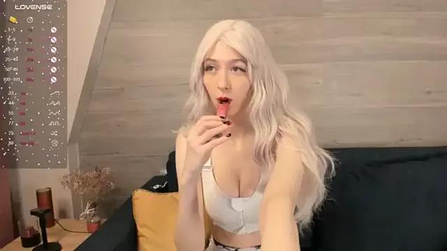EstellaMoore from StripChat