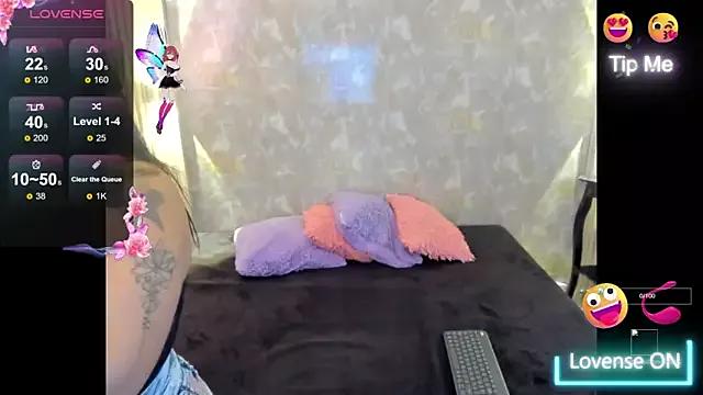 Try our streaming cams variety and talk on a personal level with our adorable girls streamers, showing off their bountiful shapes and dildos.