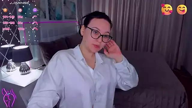EsterLogan from StripChat