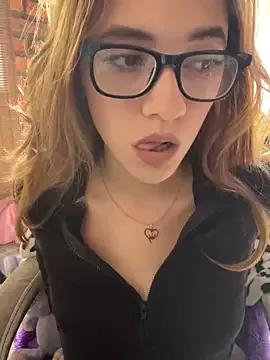 Estrella_21 from StripChat is Freechat