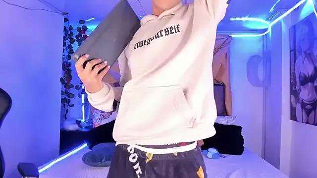 Ethan_Boyy from StripChat is Freechat