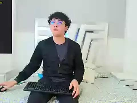 Ethan_Sinclair from StripChat is Freechat