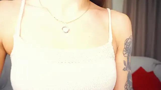 EthelynMuzio from StripChat is Freechat