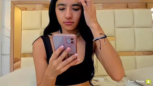 eva_roseee from StripChat is Freechat
