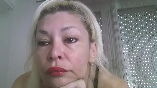 EvaaMina from StripChat