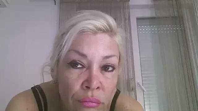 EvaaMina from StripChat