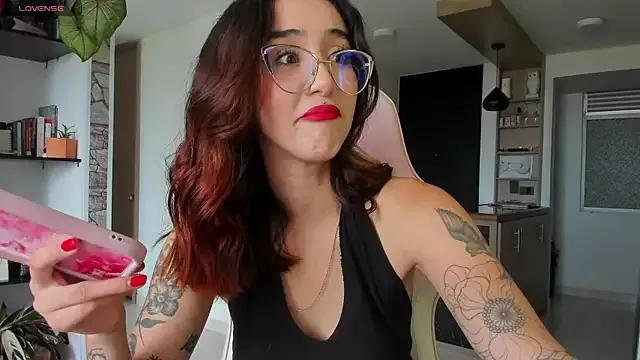 Evaluxee from StripChat is Freechat