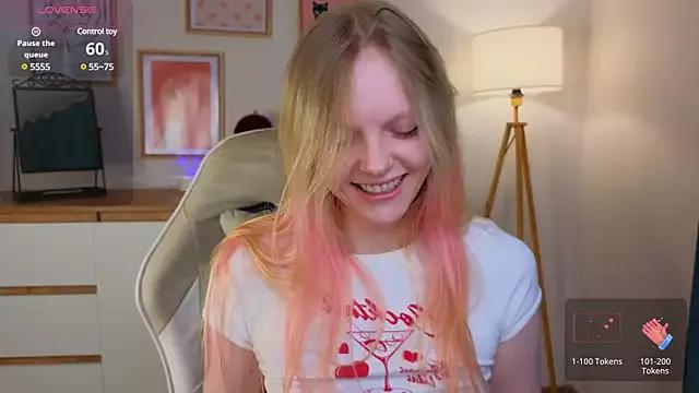 Try our streaming cams variety and talk on a personal level with our adorable girls streamers, showing off their bountiful shapes and dildos.