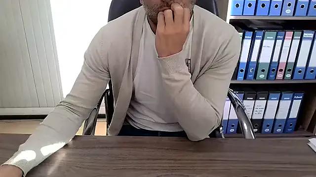 Evasionee from StripChat is Freechat