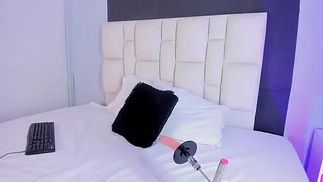 Eve__Queen from StripChat