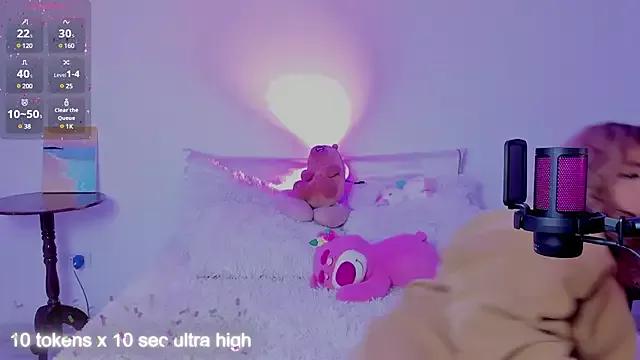 Try our streaming cams variety and talk on a personal level with our adorable girls streamers, showing off their bountiful shapes and dildos.