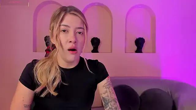 EveBensonX from StripChat