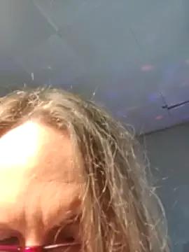 Evelina_cute from StripChat
