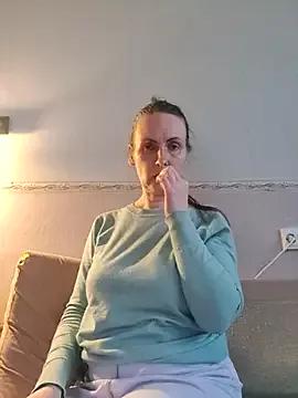 Evelina_cute from StripChat is Freechat