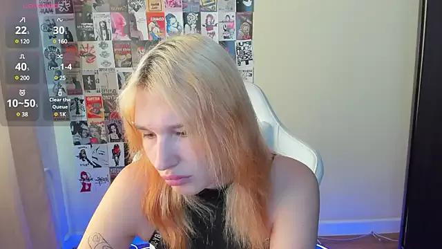 EvelinaLuu from StripChat
