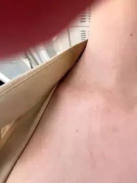 EveLittleSinner from StripChat is Freechat