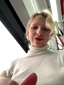 EveLittleSinner from StripChat