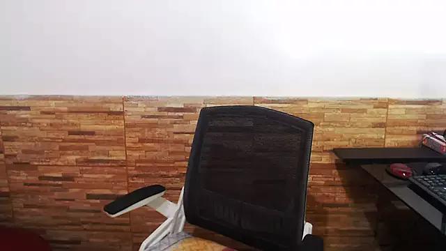 evelyn1_fontana from StripChat is Freechat