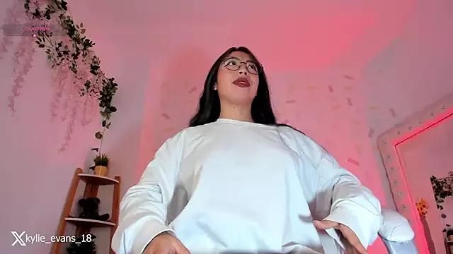 evelyn_evans_1 from StripChat