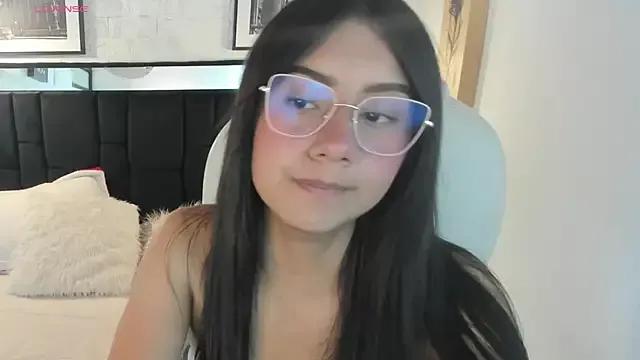 evelyn_rose_tk from StripChat