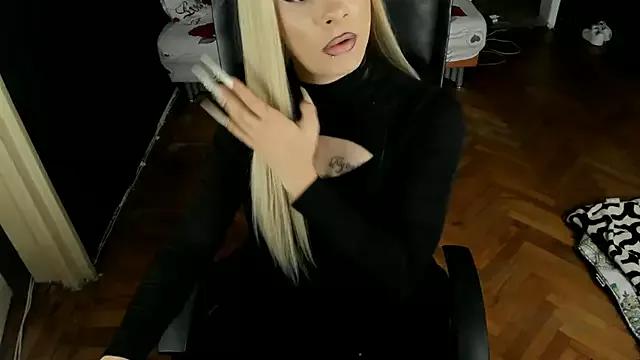 Try our streaming cams variety and talk on a personal level with our adorable girls streamers, showing off their bountiful shapes and dildos.