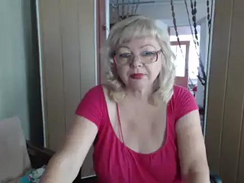 EvelynLoveShy from StripChat